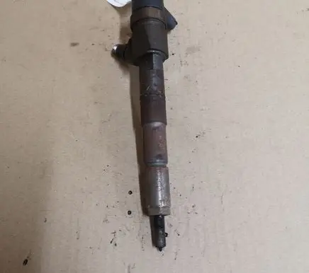 Opel Insignia A Fuel injector 0445110423