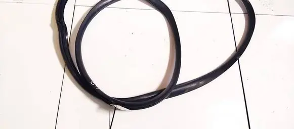 Nissan Note (E11) Rubber seal rear door 