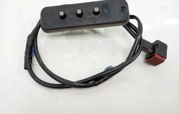Opel Vivaro Sliding door contact joint 8200007016