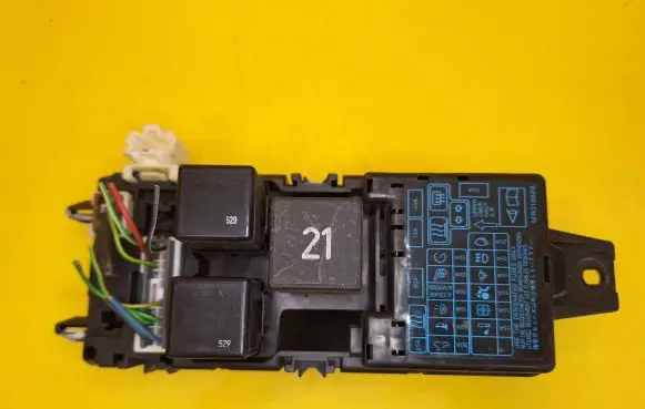 Mitsubishi Space Star Fuse box set MR318828 MB953355