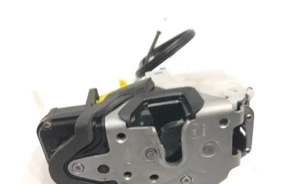 Opel Astra J Front door lock