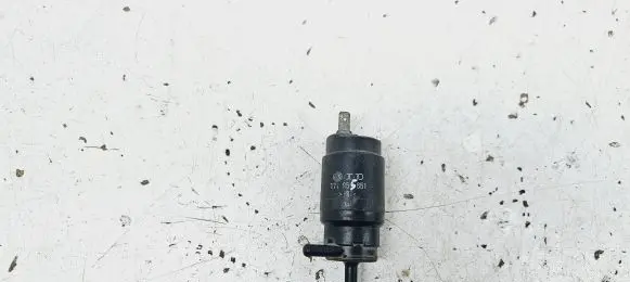 Volkswagen Multivan T4 Windscreen/windshield washer pump 171955651
