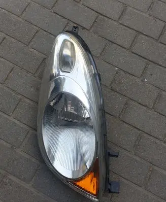 Nissan Note (E11) Headlight/headlamp 260109U100