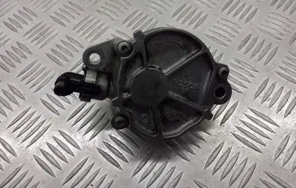Mazda 3 I Vacuum pump