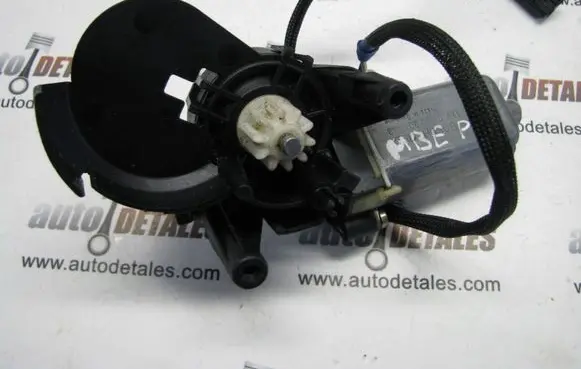 Mercedes-Benz E W211 Seat adjustment motor A2118203142