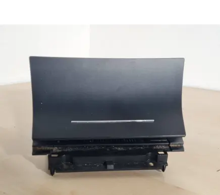 Skoda Octavia Mk2 (1Z) Ashtray (front) 1Z1857962B 1Z1863077A