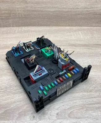 Peugeot 307 Comfort/convenience module 9661940480 21676031B