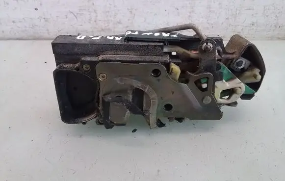 Opel Frontera B Front door lock 
