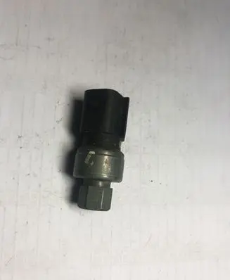Ford Mondeo Mk III Air conditioning (A/C) pressure sensor XS7H19D594AA