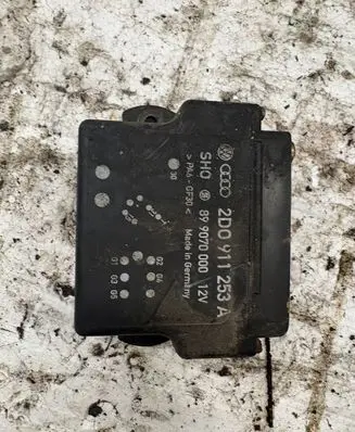 Volkswagen II LT Glow plug pre-heat relay 2D0911253A 899070000
