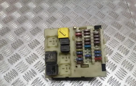 Ford Focus Fuse module 518239801