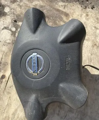 Nissan Primera Steering wheel airbag