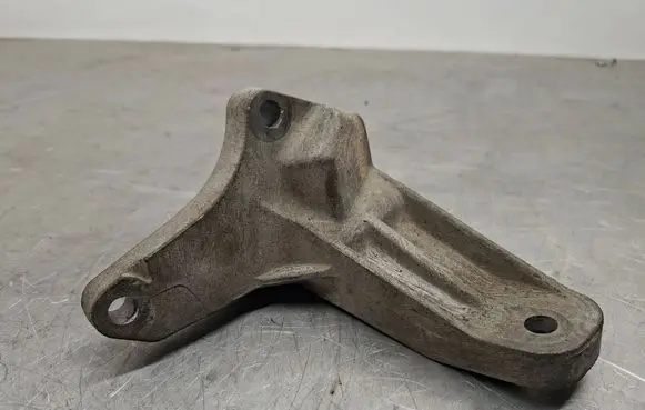 Ford Mondeo MK IV Engine mount bracket 6G916P093DC