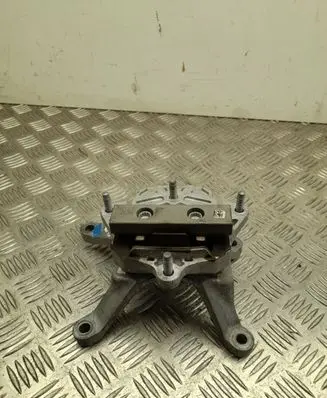Audi A4 S4 B9 Engine mounting bracket 8W0399156