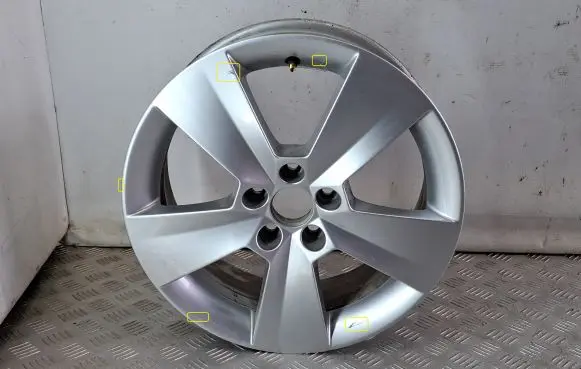 Skoda Kamiq R16 alloy rim 657601025