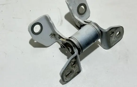 Jeep Grand Cherokee Rear door lower hinge