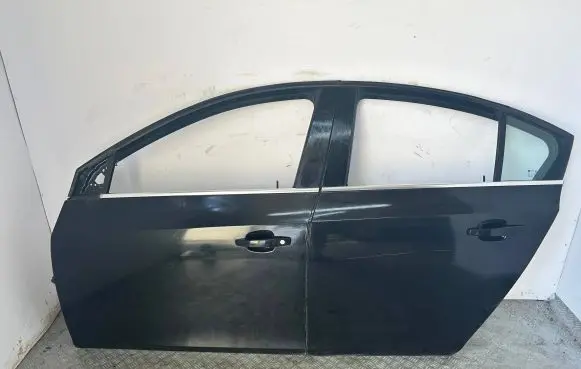 Chevrolet Cruze Front door