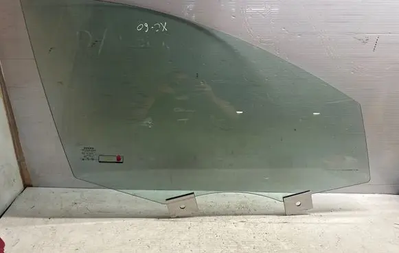 Volvo XC60 Front door window glass four-door DOT57M1502AS2 E000186 43R00043