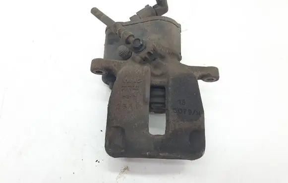 Volkswagen PASSAT CC Rear brake caliper
