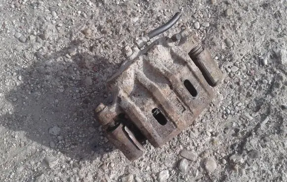 Citroen C-Crosser Front brake caliper