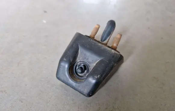 Mitsubishi L200 Headlight washer spray nozzle