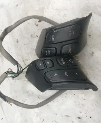 Mazda 5 Steering wheel buttons/switches 153769