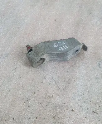 BMW 3 G20 G21 Muffler mount bracket/holder 8684861