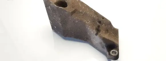 Volkswagen PASSAT B5 Engine mounting bracket 8D0199307P
