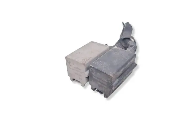 Opel Astra H Coolant fan relay 13119468