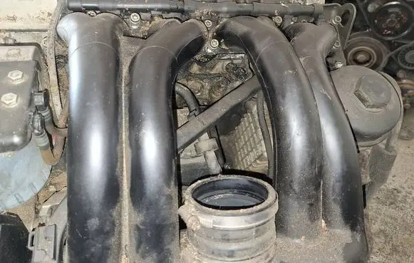 Mercedes-Benz E W210 Intake manifold