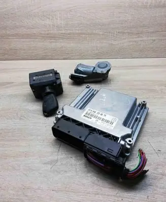Mercedes-Benz E W211 Engine ECU kit and lock set A6461536679 2115450608