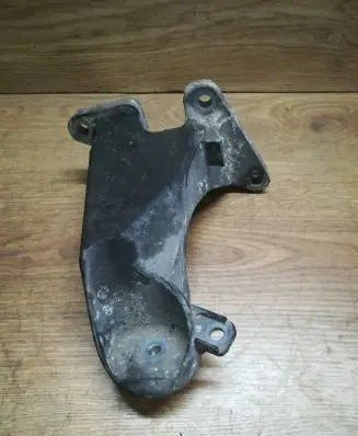 Volkswagen PASSAT B5 Engine mounting bracket 3B0199308