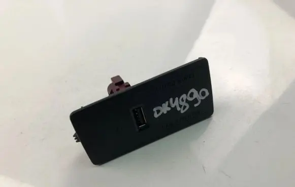 USB socket connector