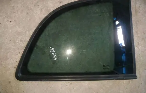 Opel Zafira A Rear side window