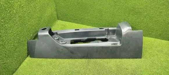 Rear/tail light trim molding