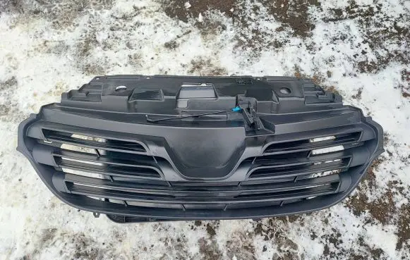 Renault Trafic III (X82) Front grill 623108673R
