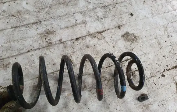Toyota Auris 150 Rear coil spring