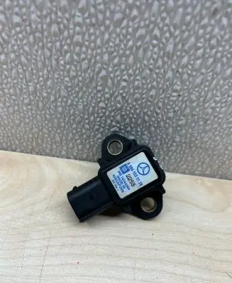 Mercedes-Benz E W211 Air pressure sensor A0041533128
