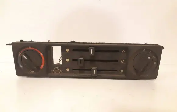 BMW 5 E34 Climate control unit 9094300789 13731802