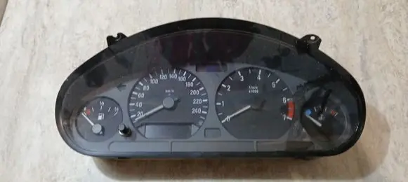 BMW 3 E36 Speedometer (instrument cluster) 88311220