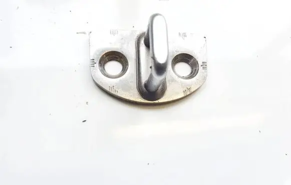 Skoda Superb B5 (3U) Rear door lock loop/hook striker 1u0837033b