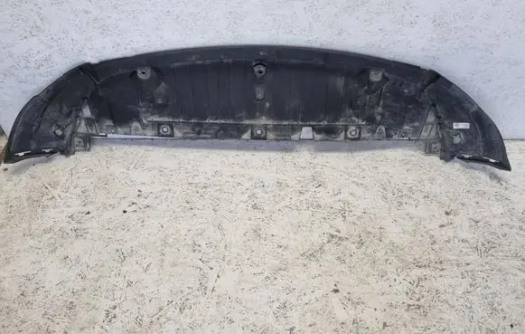 Volvo XC40 Front bumper skid plate/under tray 32227309