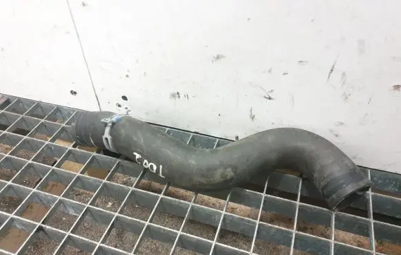 Chevrolet Camaro Engine coolant pipe/hose 23104589