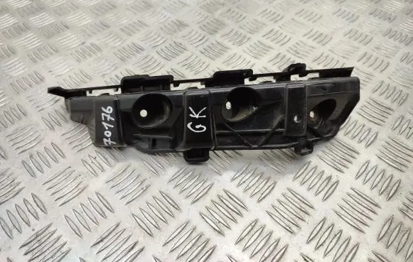 Rear bumper mounting bracket