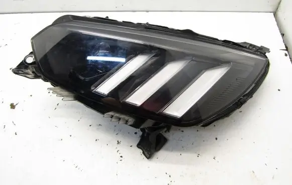 Peugeot 2008 II Headlight/headlamp 9841642280