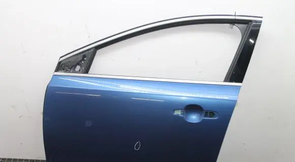 Volvo V40 Front door 720BURSTINGBLUE