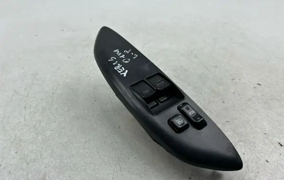 Toyota Yaris Electric window control switch 0114M32