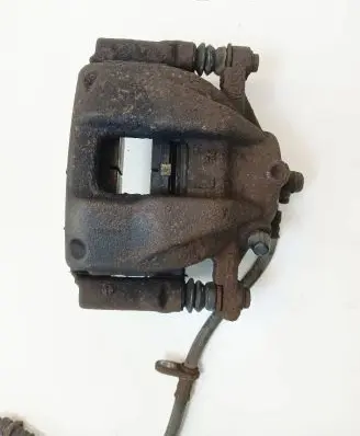 Honda CR-V Front brake caliper