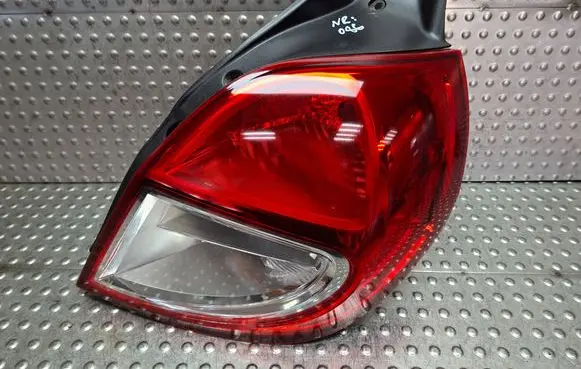 Renault Clio III Rear/tail lights S27624086 8200886946