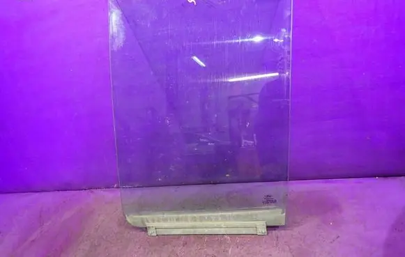 Ford Transit - Tourneo Connect Front door window glass four-door 